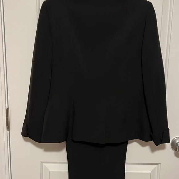 Kasper Black 2-pce suit, Sz 8P, NWOT - Picture 5 of 11